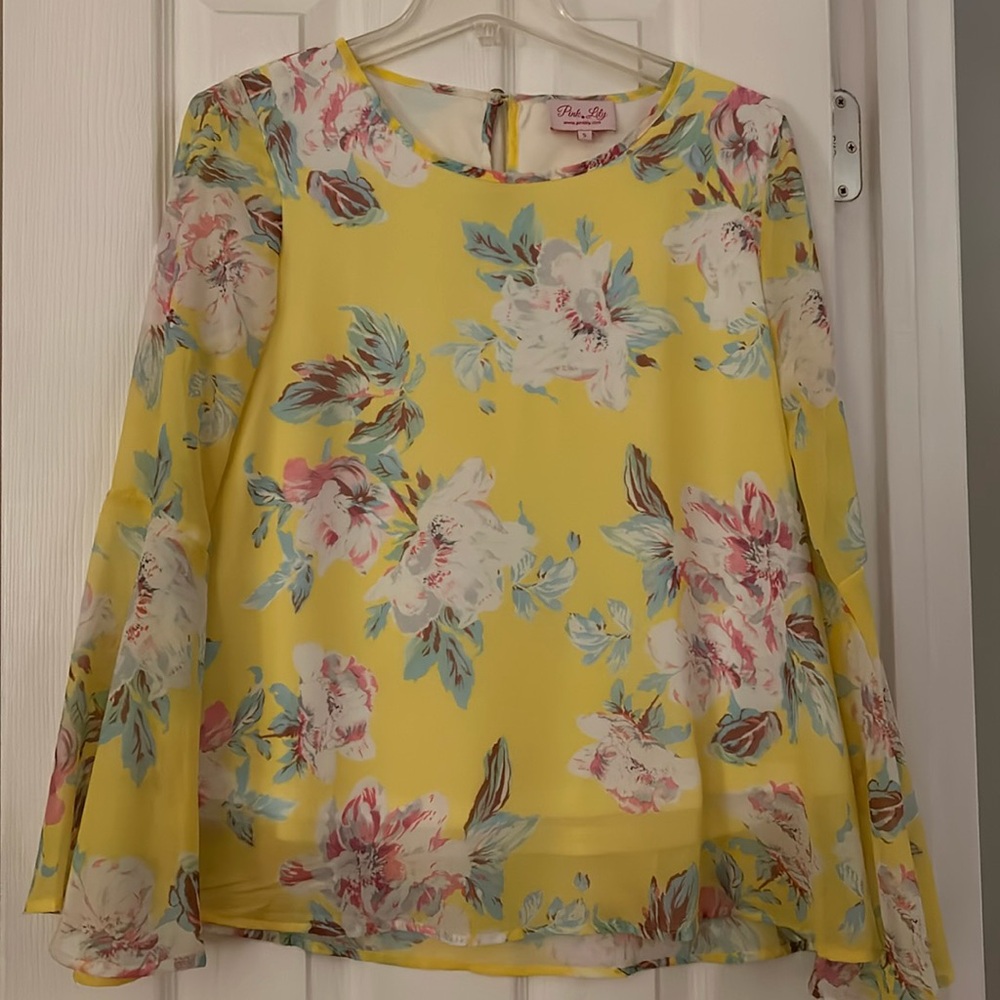 Pink Lily size small yellow floral bell sleeve top